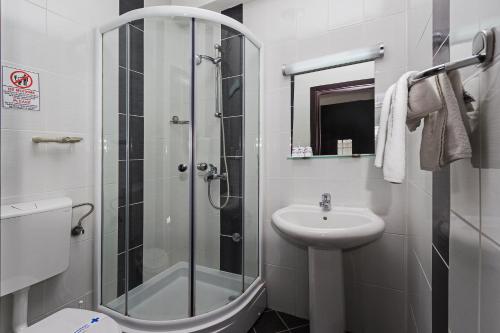 Kylpyhuone majoituspaikassa Villa Veron