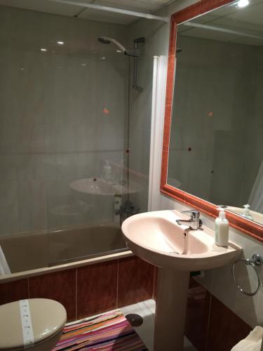 Kúpeľňa v ubytovaní Apartamento en Calpe, playa de La Fossa, primera línea, AA