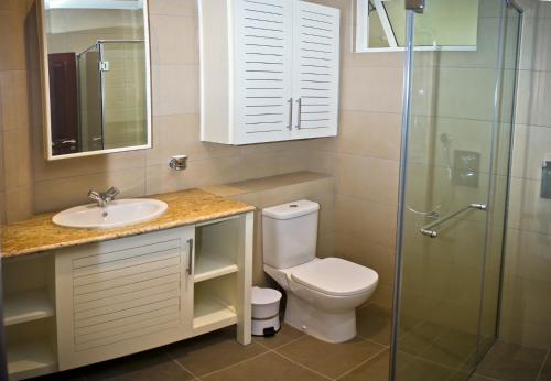 Koupelna v ubytování The Quadrant Luxury Apartments