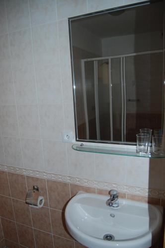 Bilik mandi di Penzion U Zvonu
