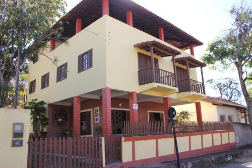 El edificio en el que está la habitación en casa particular