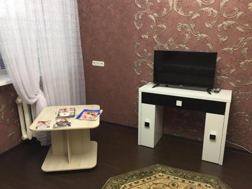 Μια τηλεόραση ή/και κέντρο ψυχαγωγίας στο Apartment on Truhanova