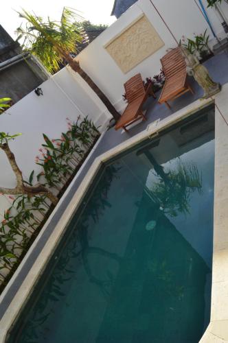 Kolam renang di atau dekat dengan Askara Guest House & Hostel