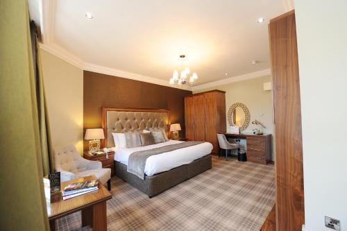 Una cama o camas en una habitación de Ramside Hall Hotel, Golf & Spa