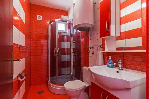 Ένα μπάνιο στο DJ Apartments Plus