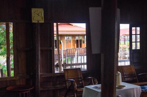 Μπαλκόνι ή βεράντα στο Innthar Lodge Home Stay