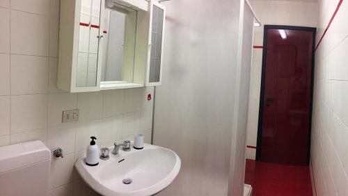 A bathroom at Studio CENTRAL 1 - CIR 0404