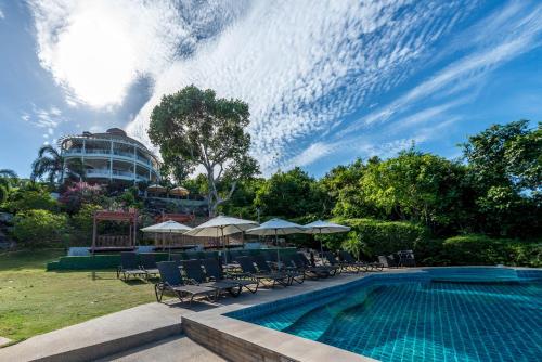 Bazén v ubytovaní Sunset Hill Boutique Resort Koh Phangan alebo v jeho blízkosti