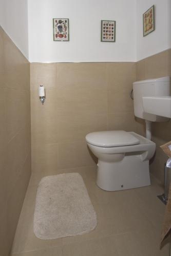 Koupelna v ubytování Apartments Mengore