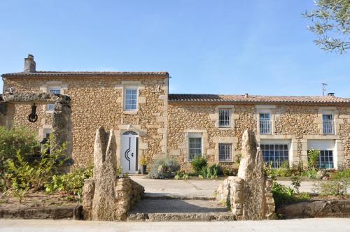 Το κτήριο όπου στεγάζεται  το bed & breakfast
