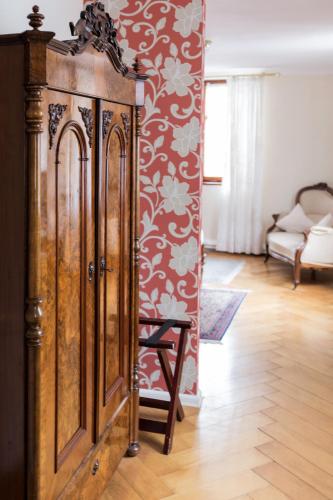 Una cama o camas en una habitación de Hotel Löwen-Weinstube