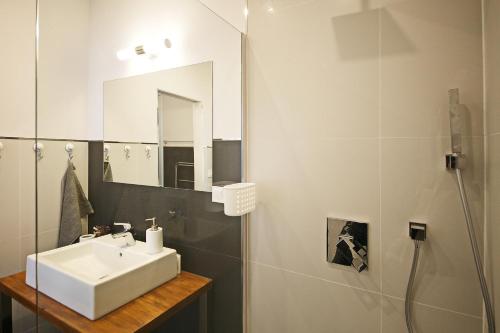 Kúpeľňa v ubytovaní Luxury Center Apt. Charles bridge walking distance