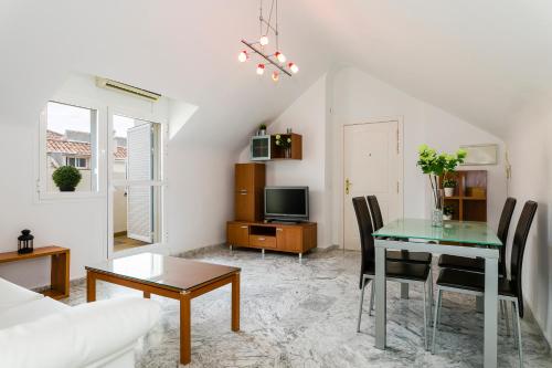 weforyou Real Del Tivoli Two Rooms