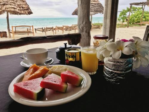 Opțiuni de mic dejun disponibile oaspeților de la Blue Earth Beach Bungalow