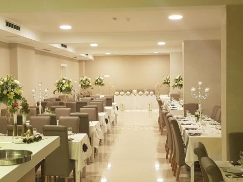 Restaurace v ubytování Bara Bay