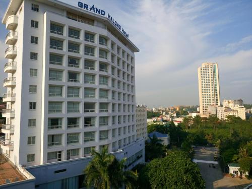 Grand Ha Long Hotel, Hạ Long - Booking.com