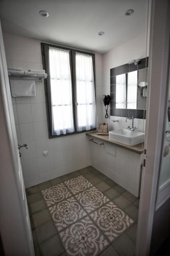 Un baño de Hôtel Henri IV