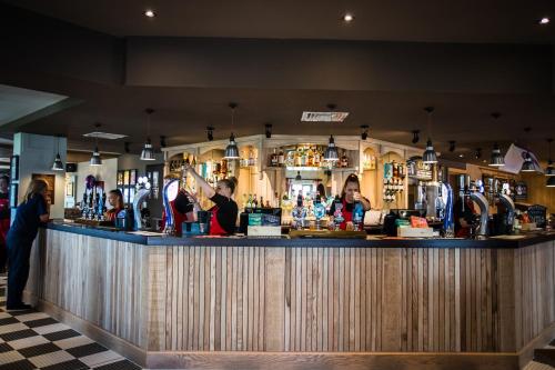 Khu vực lounge/bar tại Harbour Spring, Peterhead by Marston's Inns
