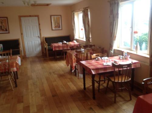 Restaurant ou autre lieu de restauration dans l'établissement Fitzpatrick's Tavern and Hotel