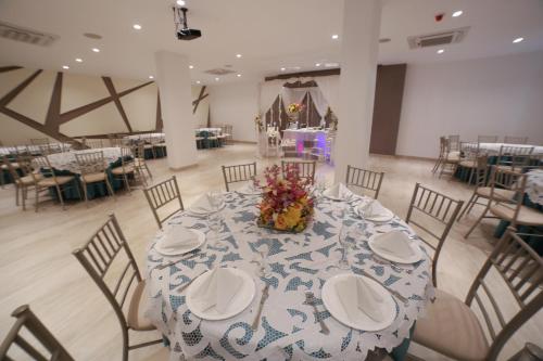 Restaurace v ubytování Aquamarina Hotel