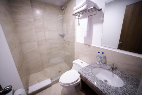 Koupelna v ubytování Aquamarina Hotel