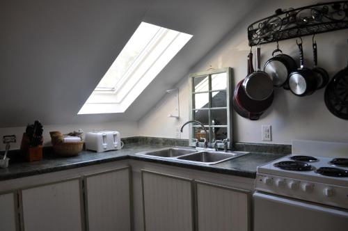 Köök või kööginurk majutusasutuses Otter Creek Inn