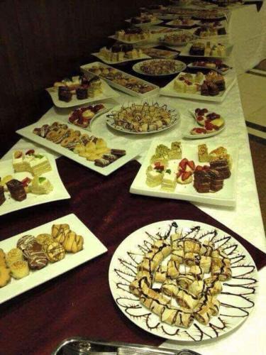 Makanan di atau berdekatan hotel