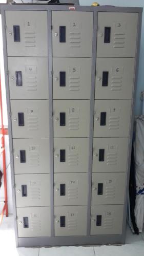 a group of four lockers in a room at Star Dormitory in Haad Rin