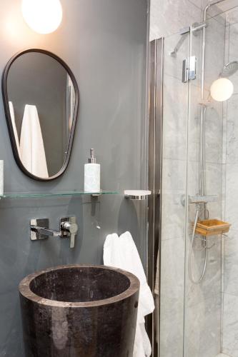 Ένα μπάνιο στο Ateliers de Montmartre ADM