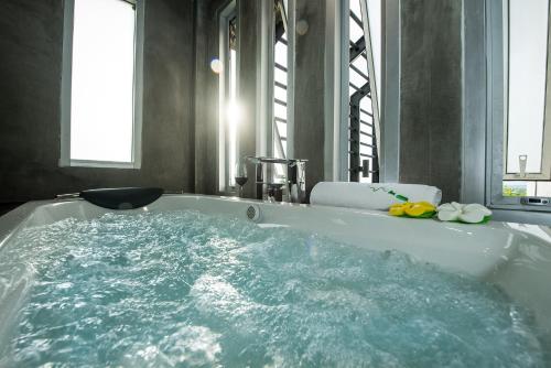 Fotografie z fotogalerie ubytování Vino Neste Private Pool Villas v destinaci Ban Khanong Phra Tai