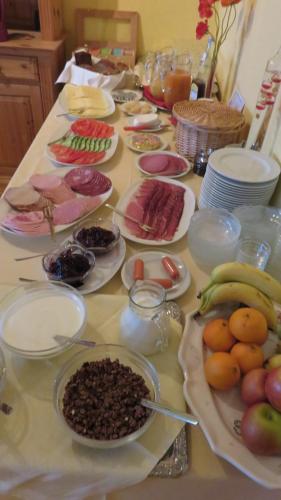 Jídlo v penzionu nebo okolí