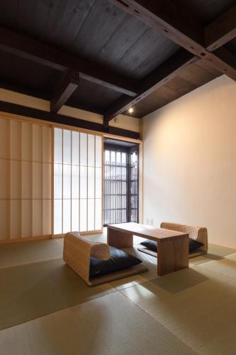 Coin salon dans l'établissement BenTen Residences