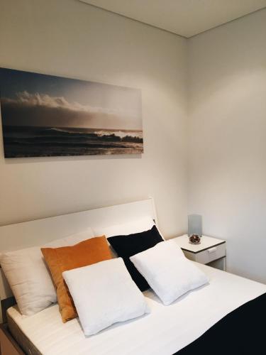 NEW APT center 1 min walk beach/river/casino!!!
