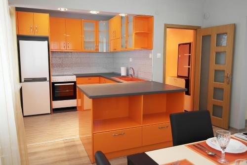 A kitchen or kitchenette at Water House