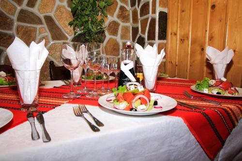 Afbeelding uit fotogalerij van Family Hotel Markov's House in Bratsigovo