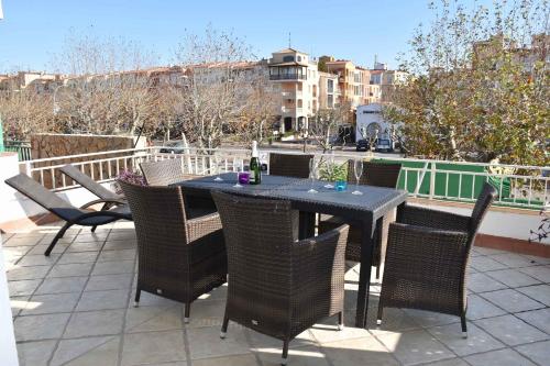 Empuriapparts Abrilmar Renovado