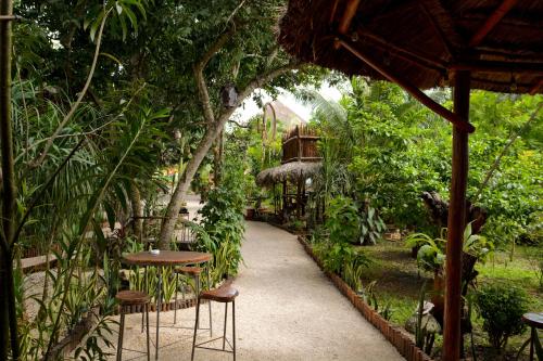 Jardín al aire libre en Hotel Zentik Project & Saline Cave