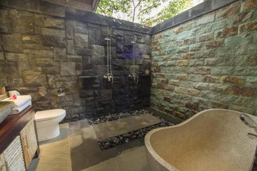 Bathroom sa Bella Kita Mountain Retreat & Spa
