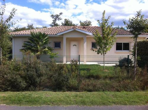 Photo de la galerie de l'établissement Maison de Vacances Lacanau proche lac, à Lacanau