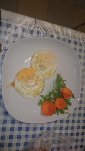 Makanan di atau berdekatan inn ini
