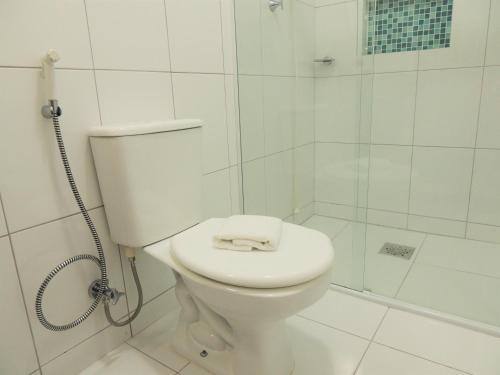 Salle de bains dans l'établissement Pousada Bomar Bombinhas