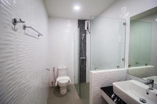 Koupelna v ubytování Triple Z Hotel