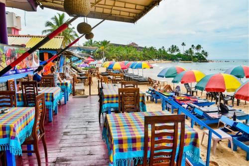 Gallery image of Hotel Dolphin Hikkaduwa in Hikkaduwa