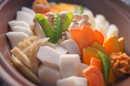 旅館の敷地内または近くでの食事または食べ物