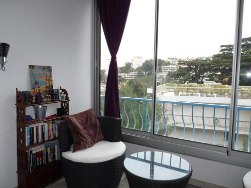 Изглед към басейн в One bedroom apartment in Cannes with a terrasse and stunning views walking distance to the Palais 453 или наблизо