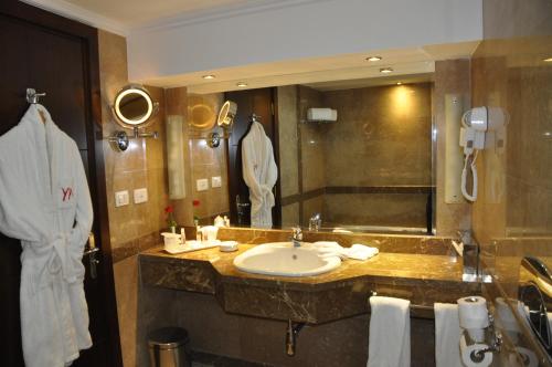 Koupelna v ubytování Aracan Eatabe Luxor Hotel
