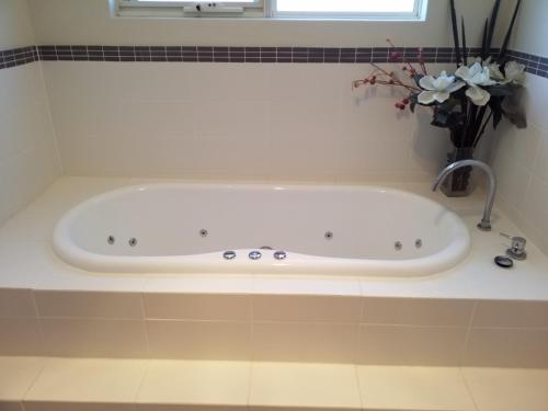 Un baño de Sorrento Beach Bed & Breakfast