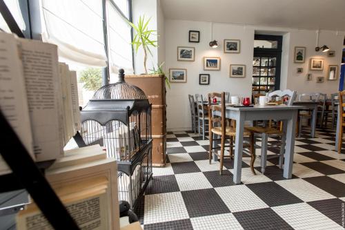 Hotel Saint-Michelにあるレストランまたは飲食店
