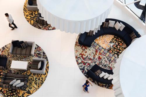 Clientes alojados en Mondrian Doha