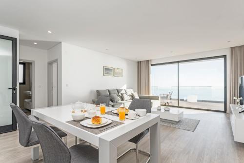 Searenity Vacation Home I by an island apart